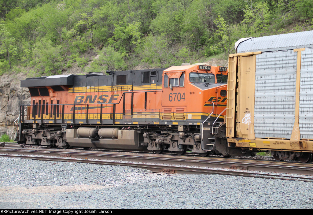 BNSF 6704